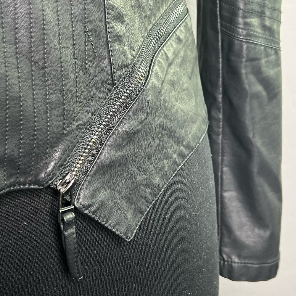 Blank NYC Women’s Black Faux Leather Full Zip Moto Jacket Size Medium - Picture 8 of 10